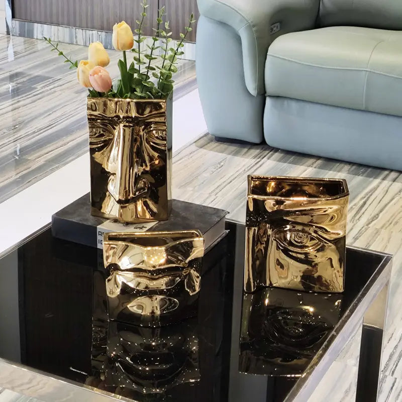 Nakos Lips Gold Table Centerpiece
