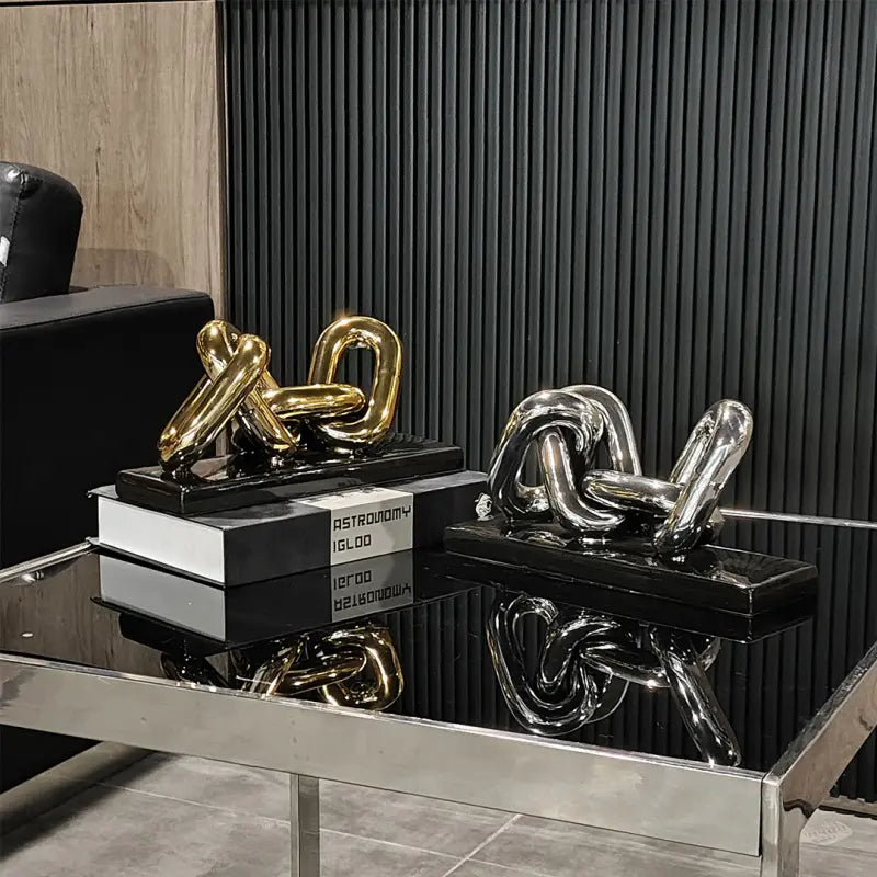 Metropolitan Ironworks Chain Centerpiece